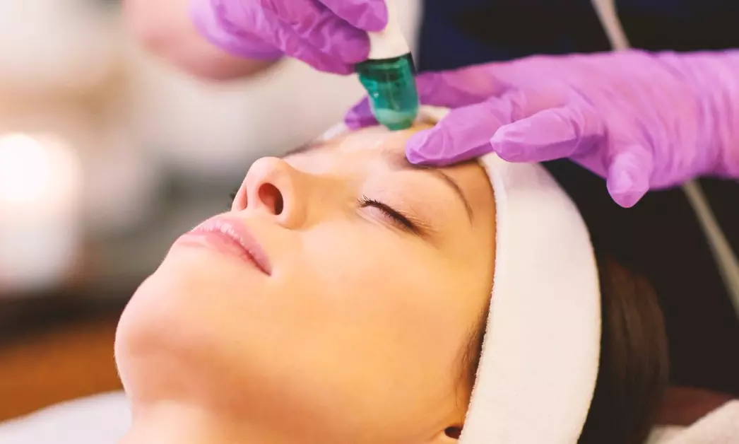 tease and décolleté (save up to 36%)