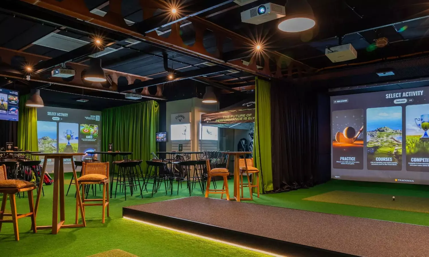60-minute indoor golf game for up to 4 people at Berlin's largest golf destination (save up to 23%)