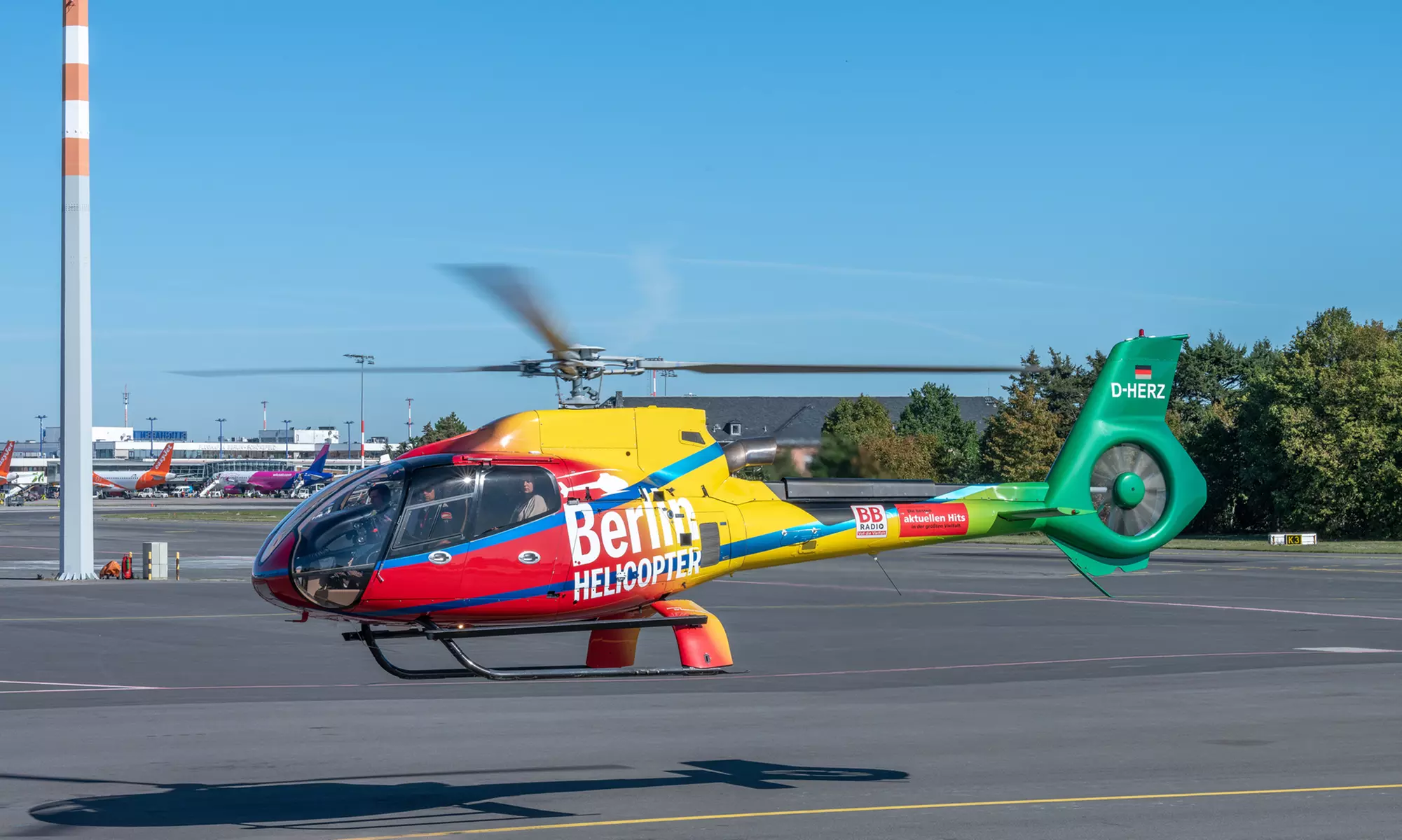 Above the clouds of Berlin: 1 helicopter tour over Berlin-Brandenburg with a voucher worth €159 (save 38%)