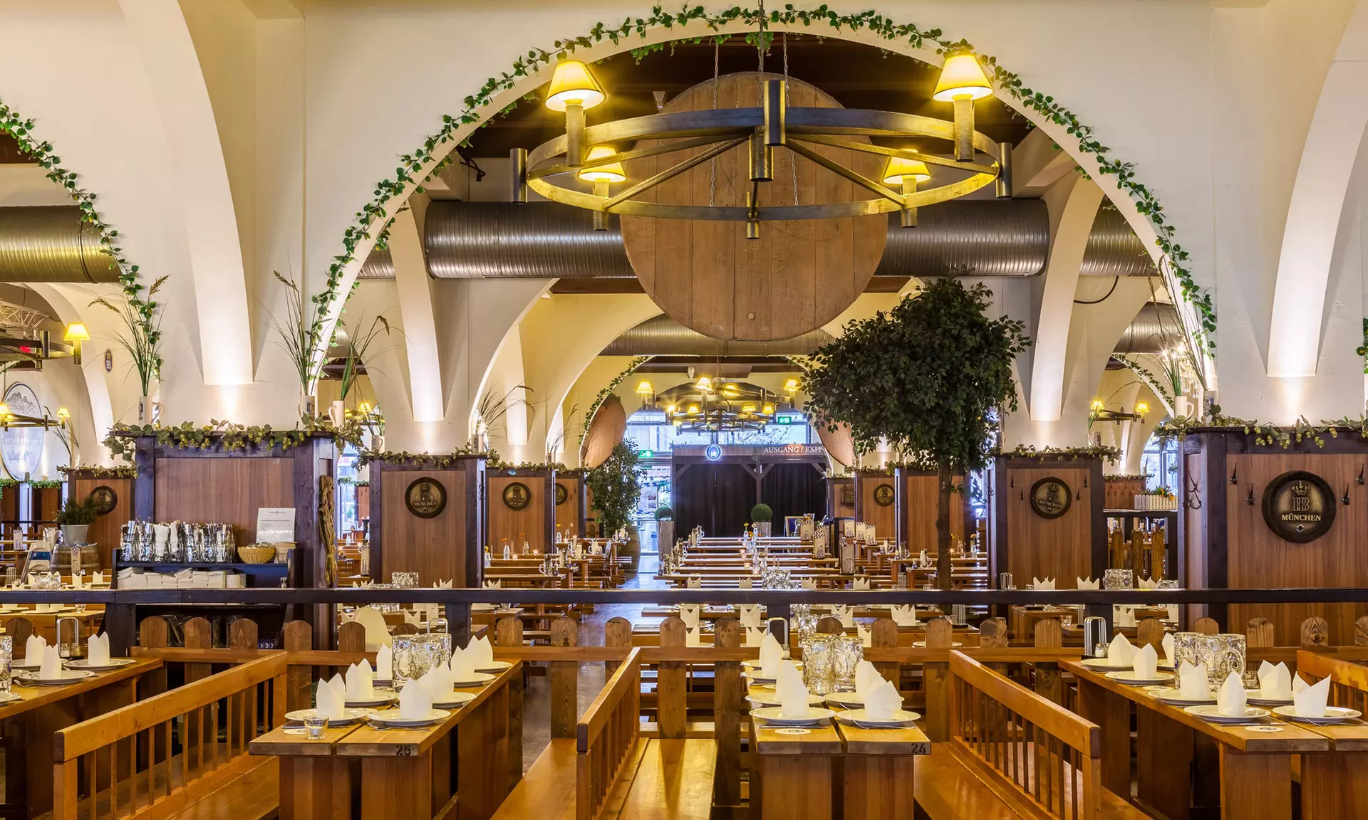 Bavarian brunch on Sunday for 2 people at the Hofbräu Wirtshaus Berlin (save up to 20%)
