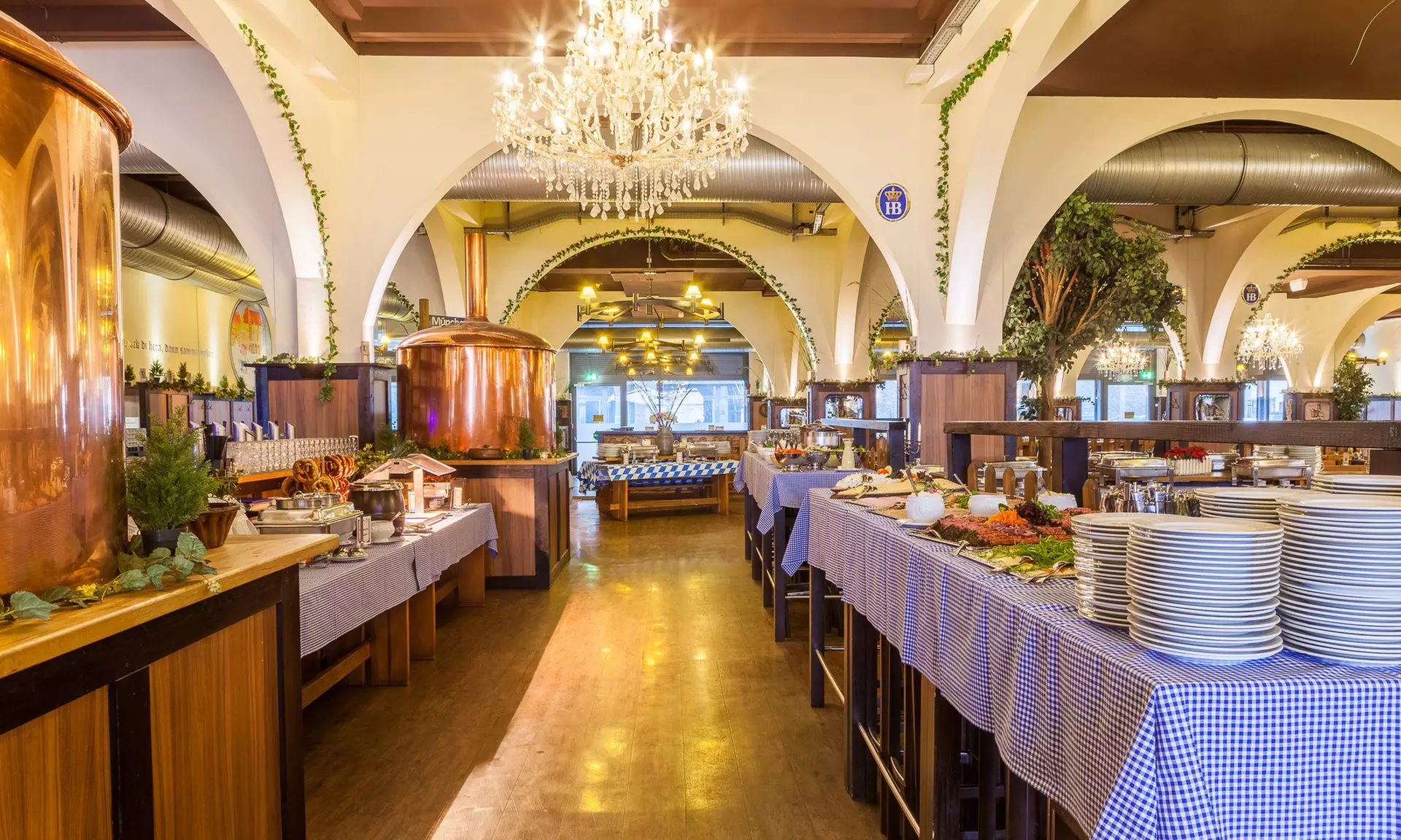 Bavarian brunch on Sunday for 2 people at the Hofbräu Wirtshaus Berlin (save up to 20%)