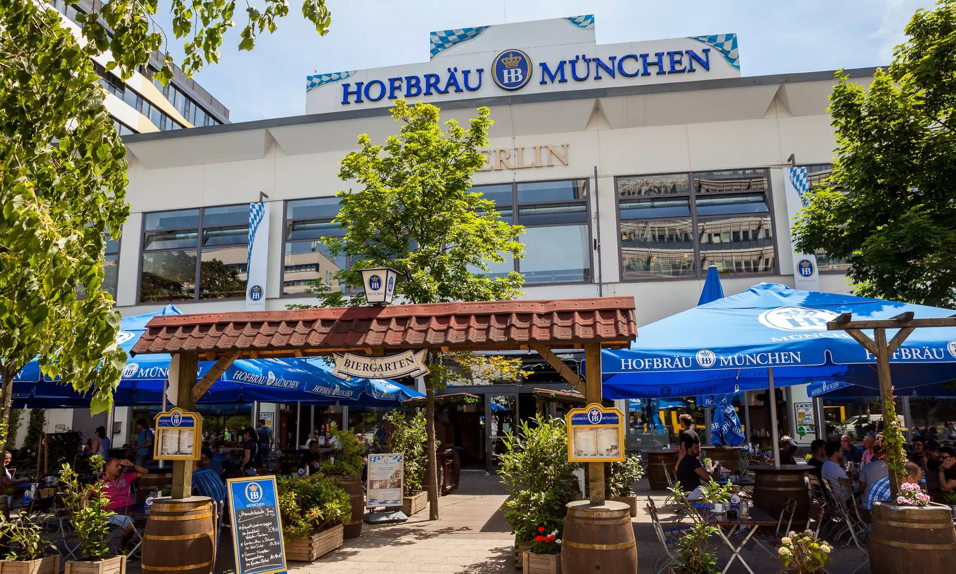 Bavarian brunch on Sunday for 2 people at the Hofbräu Wirtshaus Berlin (save up to 20%)