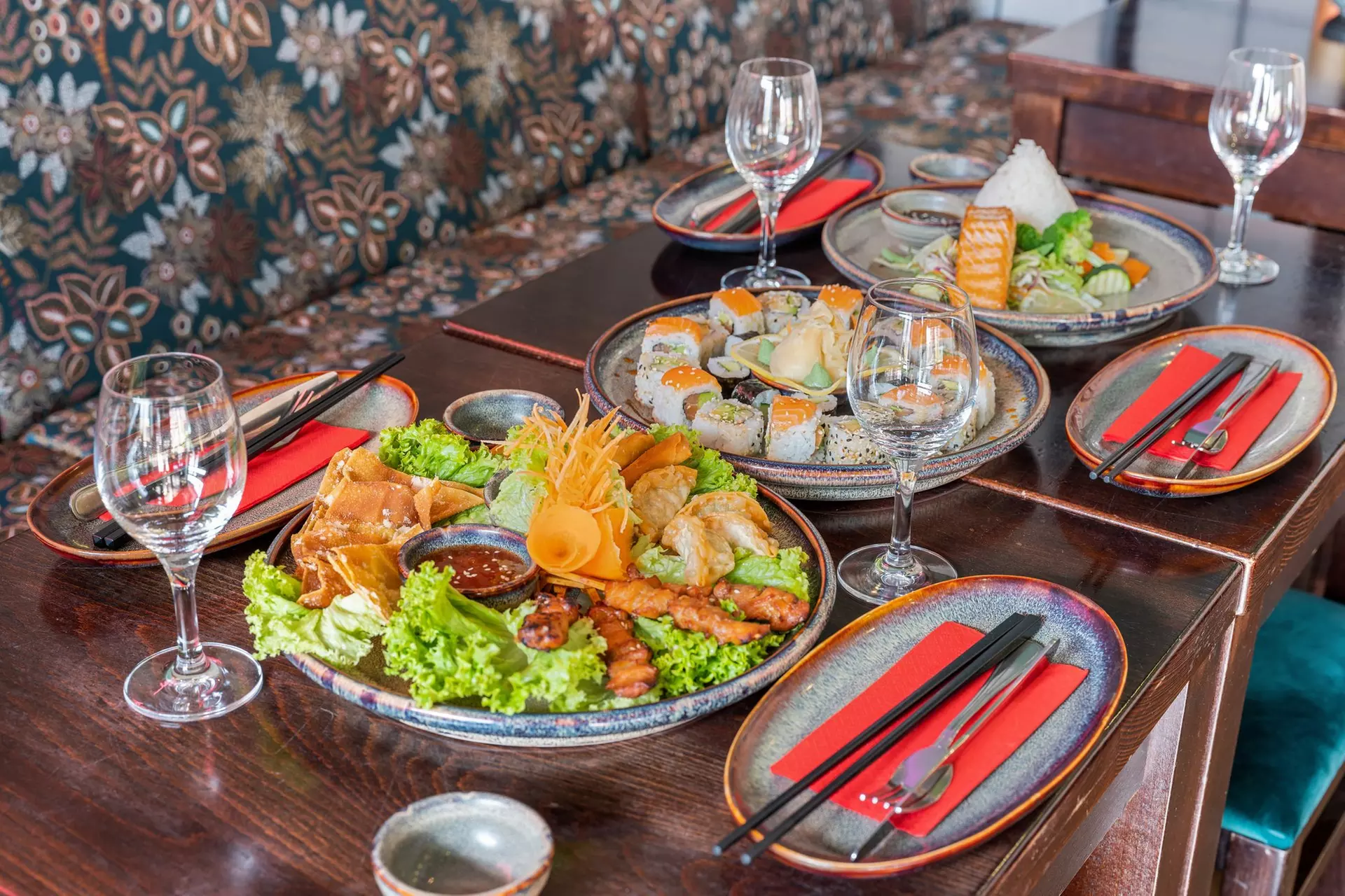 Enjoy an authentic Asian 4-course meal for 2 or 4 people at Restaurant Papa Nô (save 39%)