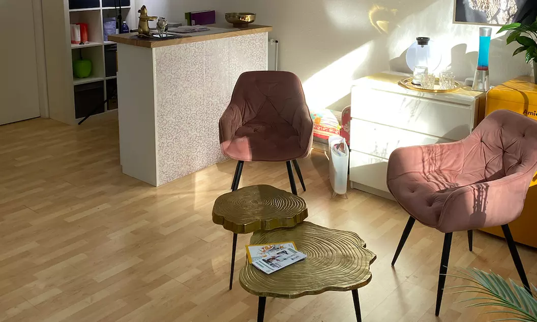 Hyaluronic acid wrinkle treatment: 1 or 2 ml of hyaluronic acid in 1 or 2 zones of your choice for 1 person (save up to 56%)