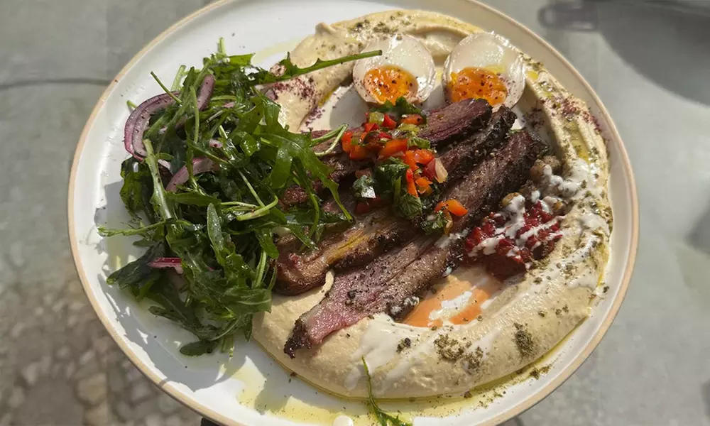 2 or 4 people - for dates