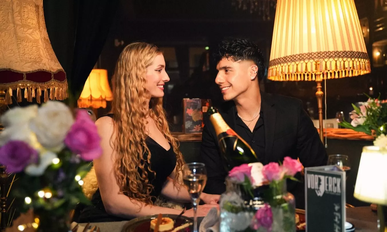 One of the world's candlelight dinners: 5-course fine dining in the anteroom with live music & a personal touch