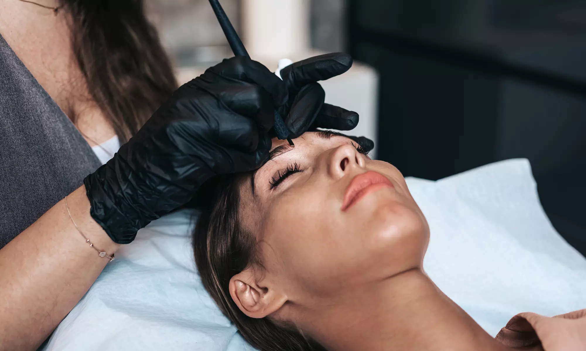 Permanent makeup for eyebrows