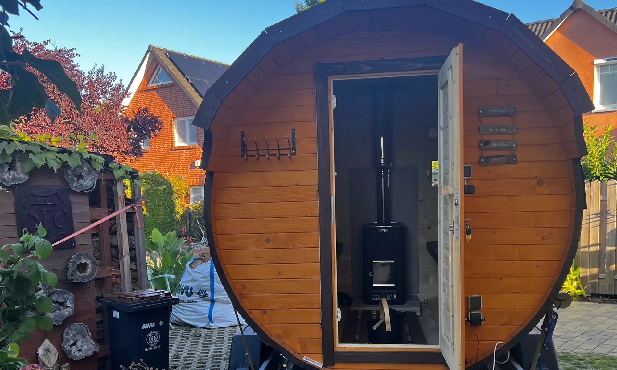 Rent a mobile sauna for up to 6 people (save up to 44%)