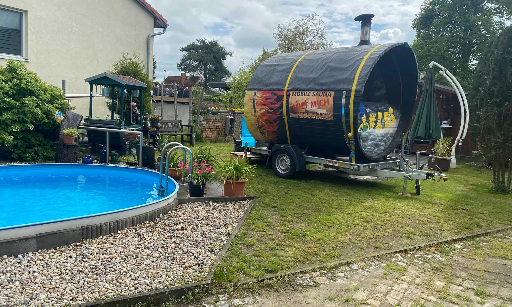 Rent a mobile sauna for up to 6 people (save up to 44%)