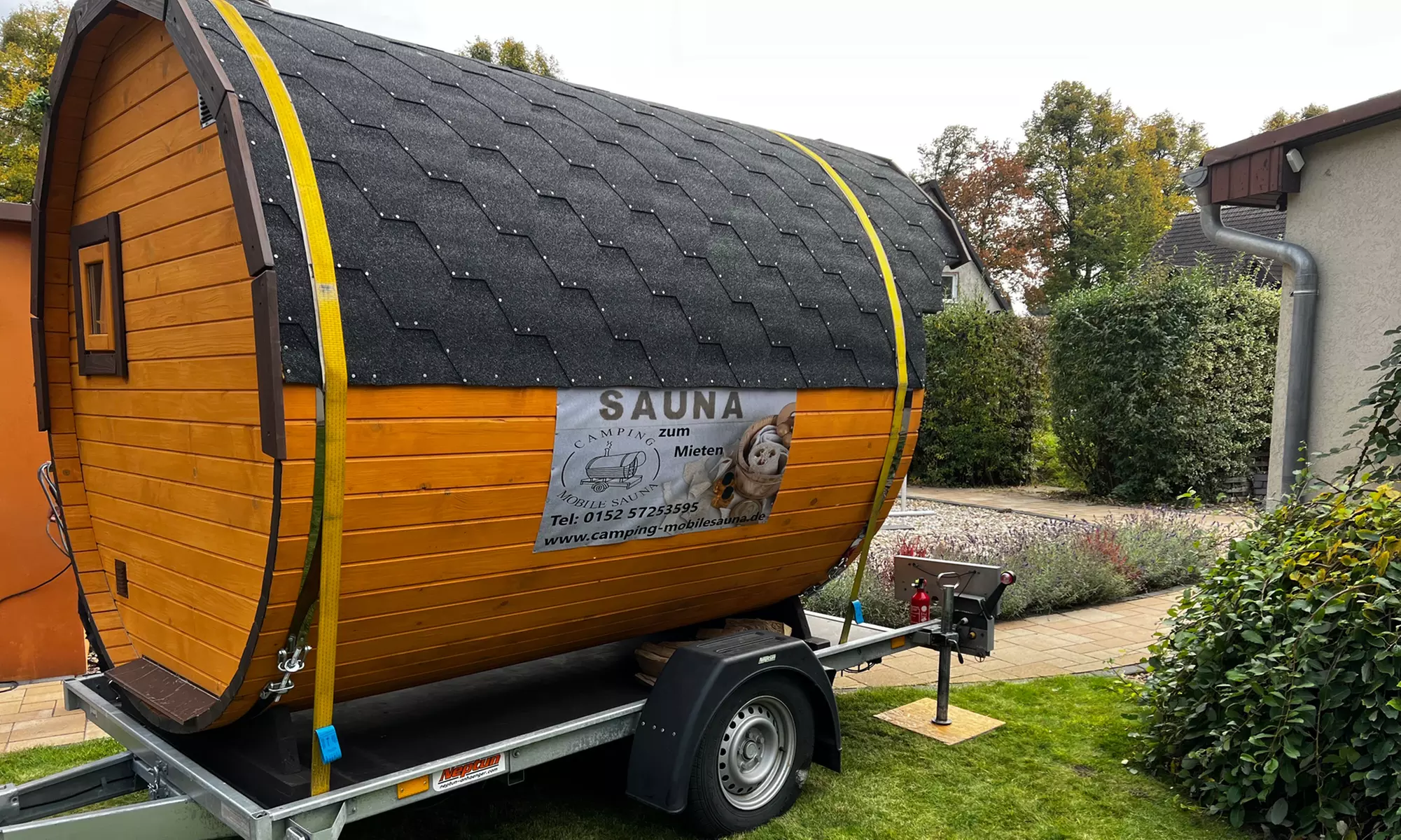 Rent a mobile sauna for up to 6 people (save up to 44%)