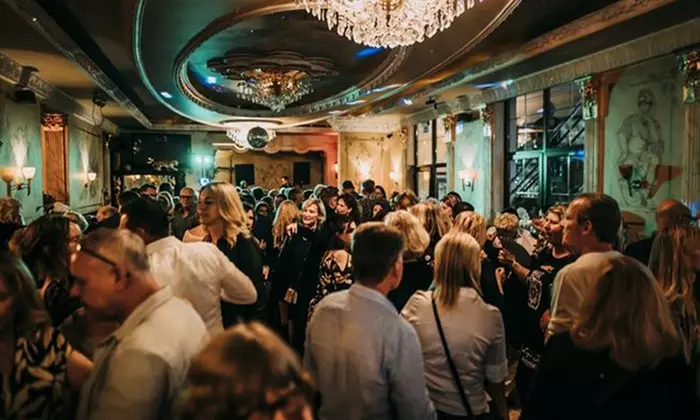 Ticket for "Early Dance": Saturdays from 6 pm at Egg Bowl Dahlem (save 23%)