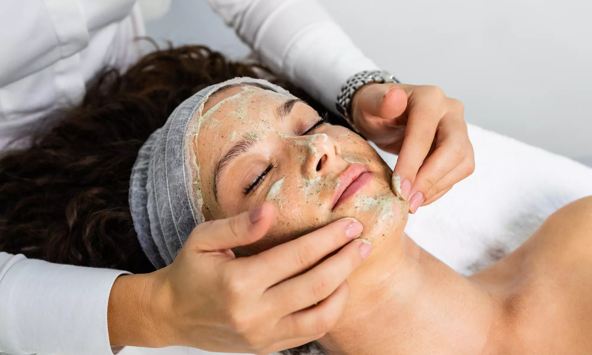 Up to 65% discount on cosmetic facial treatments at Bebek Beauty & Cosmetics