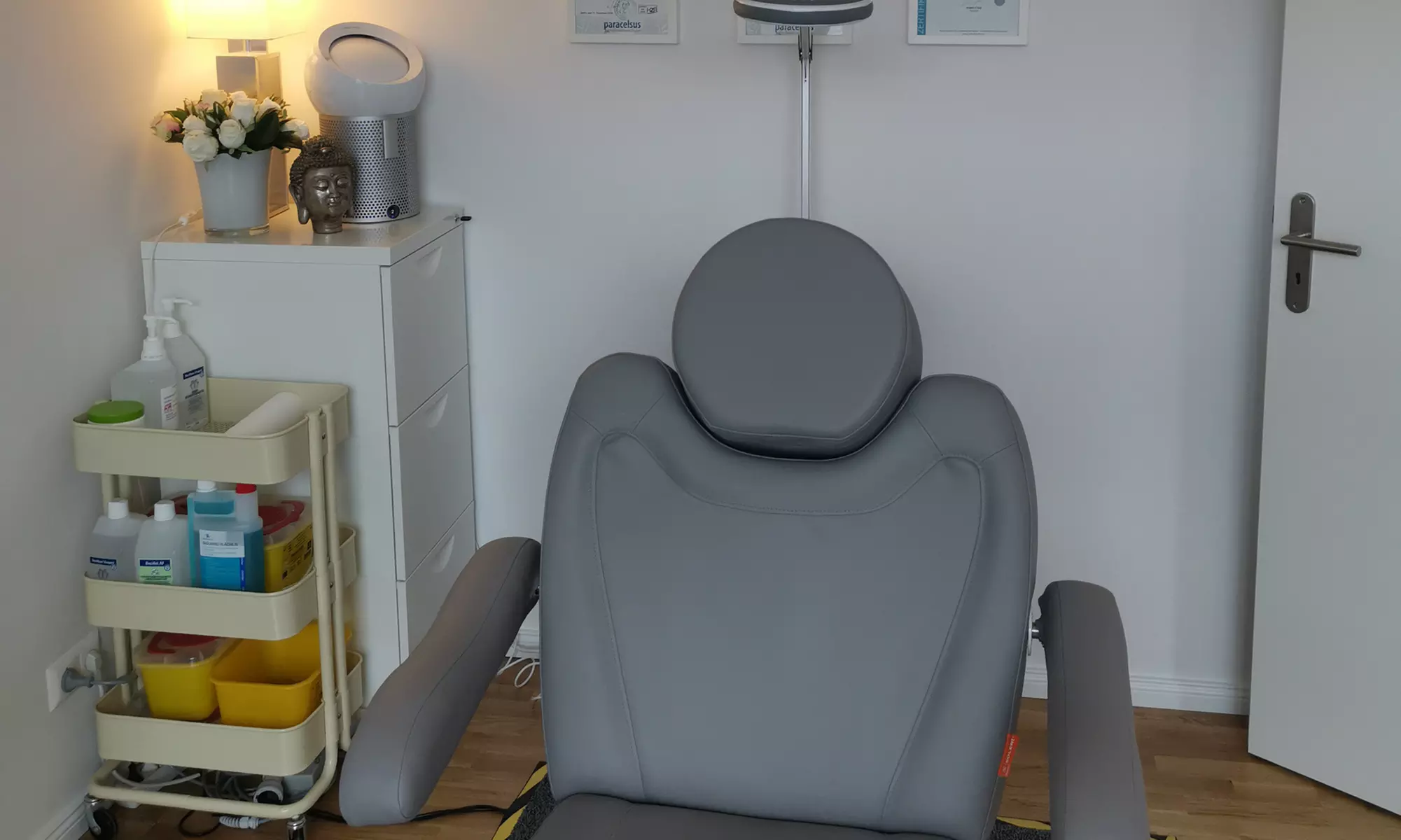 Thread lift with 6 or 12 double-screw threads for women aged 40 and over at MEDICALVERDE (save up to 61%)